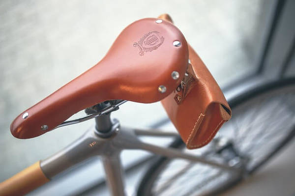 preventing pressure bicycle saddle